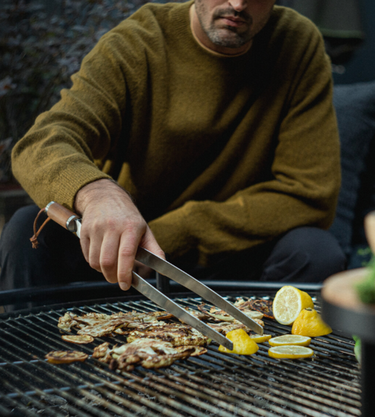 Набір Fiskars: кошик для пароварки Norden Grill 30 см 1066431 + лопатка дерев'яна Norden 1066429 + виделка Norden Grill 1066427 + щипці Norden Grill 1066426 1066431106642 фото