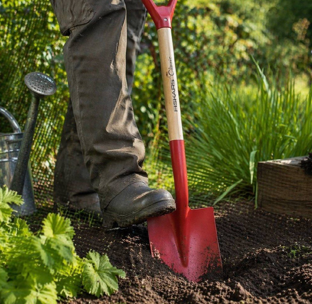 Набір Fiskars: Ножиці для живоплоту PowerGear HS72 1000956 + Лопата садова класична FSC 1071929 1000956107192 фото