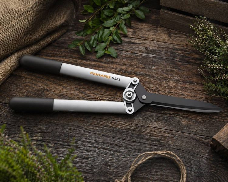 Набір Fiskars: Ножиці для кущів White HS53 1026931 + Гілкоріз білий White L32 1026930 1026931102693 фото