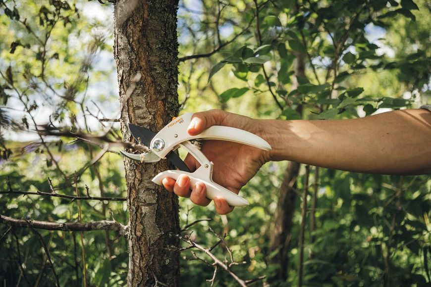 Секатор площинний Fiskars White P57 (1026916) 1026916 фото